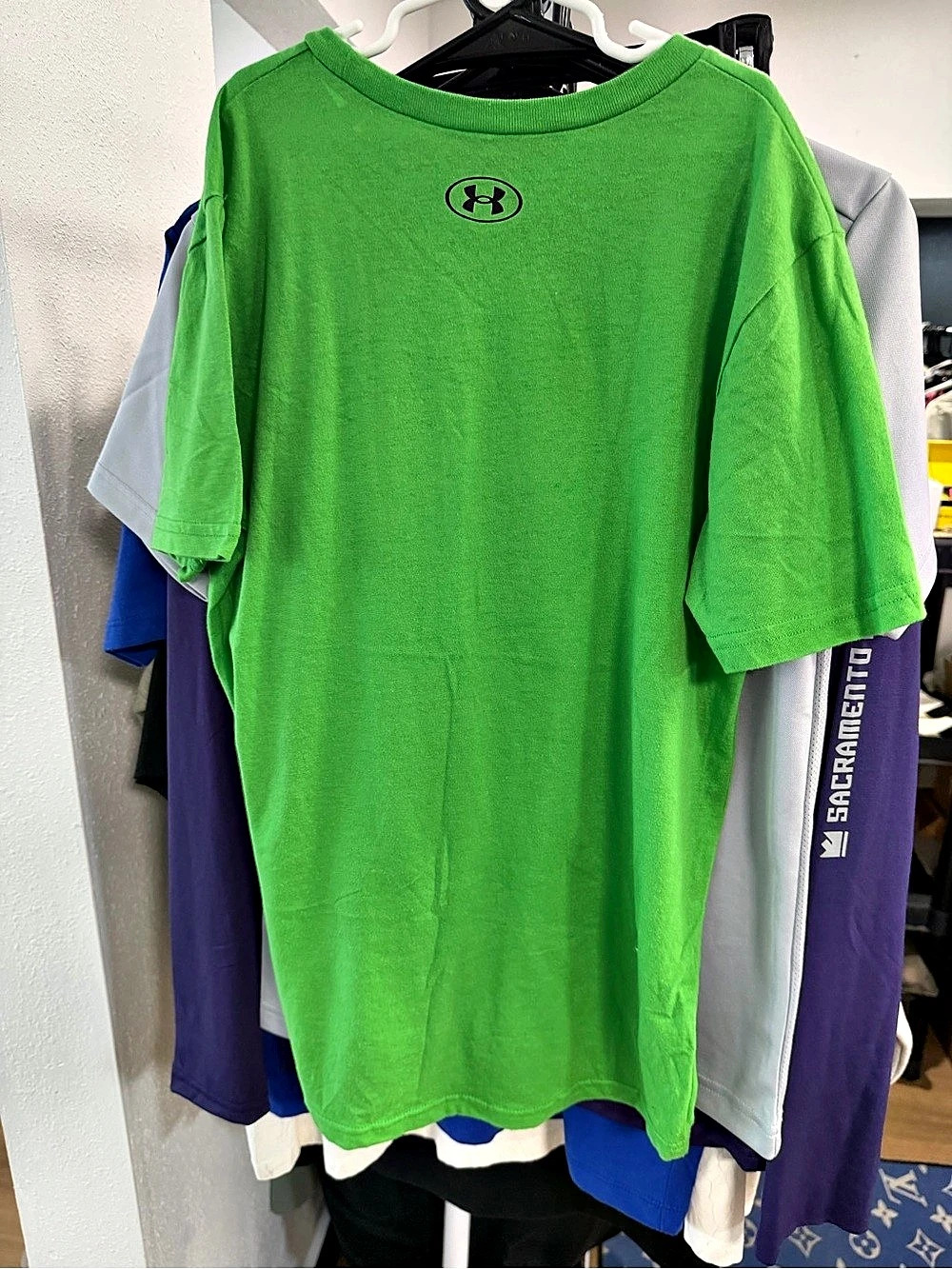 Under Armour Youth Big Logo Graphic T-Shirt Green & Black Boys YL - Picture 5 of 5